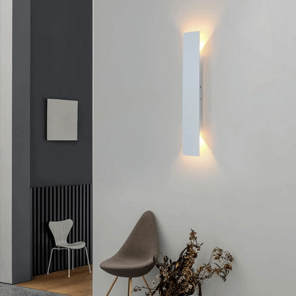 Waterdichte aluminium LED buitenlamp, modern design, perfect voor up-down gevelverlichting.
