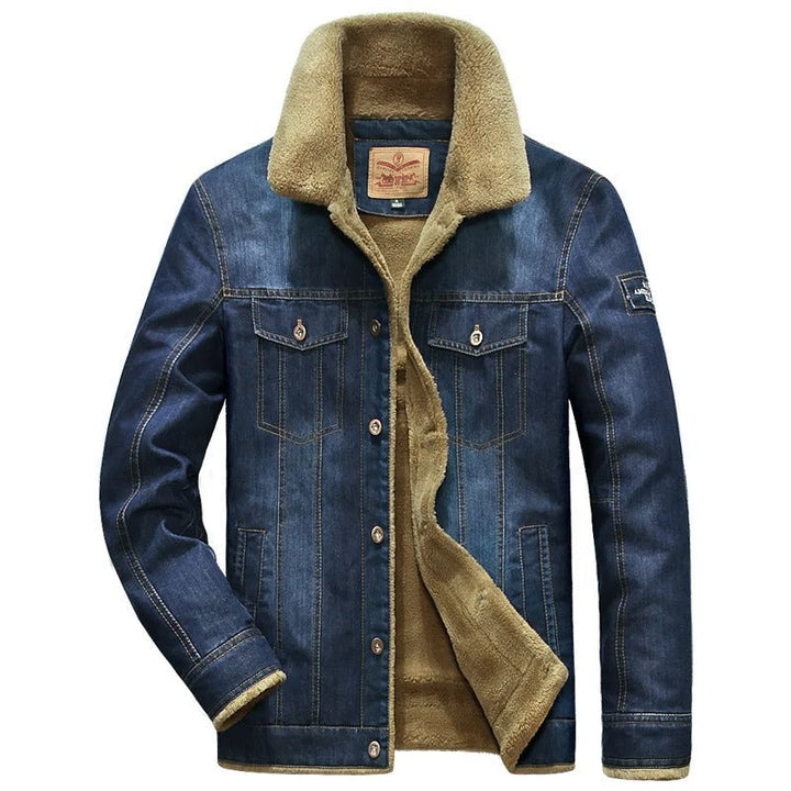 Stijlvolle lichtblauwe gevoerde heren spijkerjas, perfect als warme bovenkleding voor koude dagen. Comfortabel en trendy.