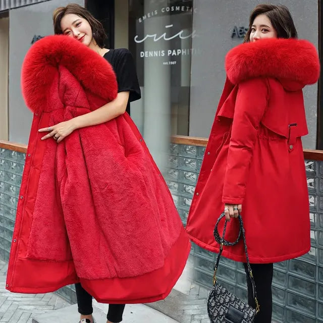 Dames warme winterparka met capuchon. Stijlvol en comfortabel voor koude winterdagen.