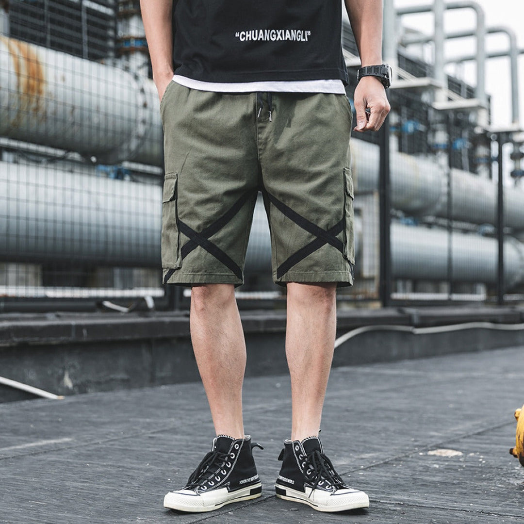 Modieuze en comfortabele heren cargoshort, perfect voor urban en zomerse casual outfits.