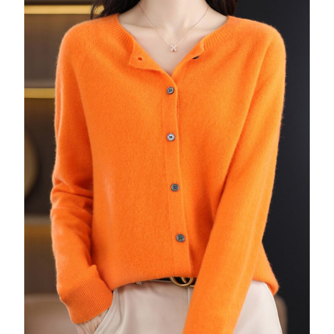 Veelzijdige dames trui met knoopsluiting, comfortabel en chique voor elke herfstgelegenheid.