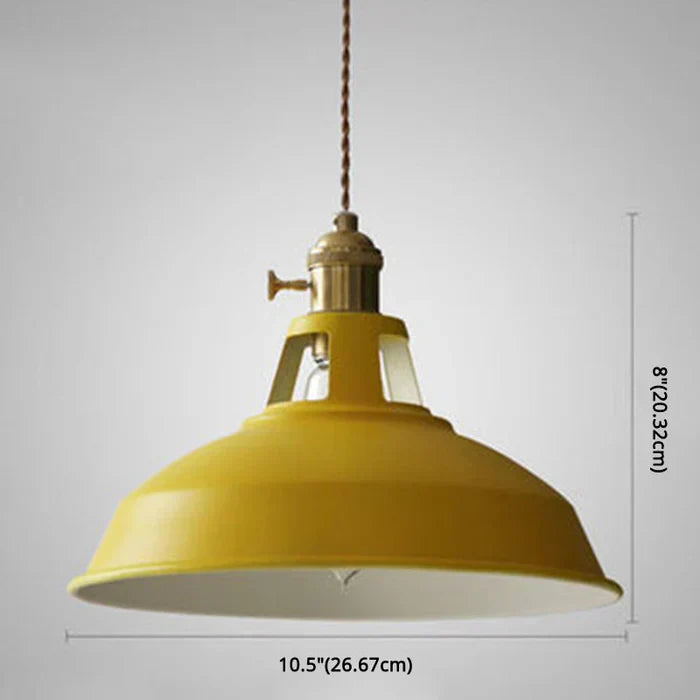 Industriële design hanglamp, retro stijl. Metalen verlichting voor eetkamer & modern interieur.