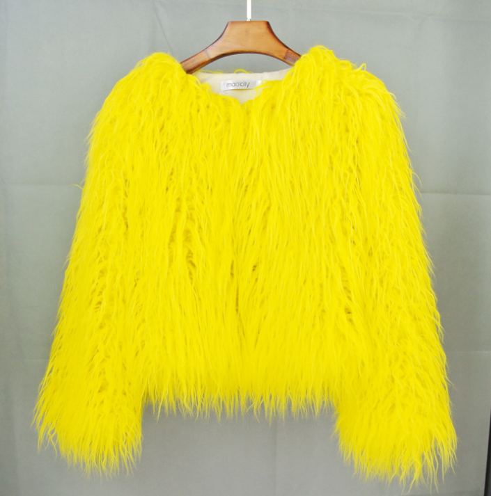 Warme damesjas Soraya, perfecte bovenkleding. Luxueus en zacht, ideaal voor feestelijke of casual looks.