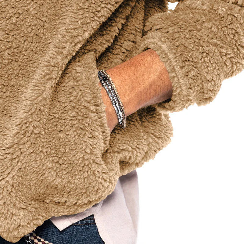 Casual vintage fleecevest met capuchon voor heren, comfortabele winterkleding en modieuze top.