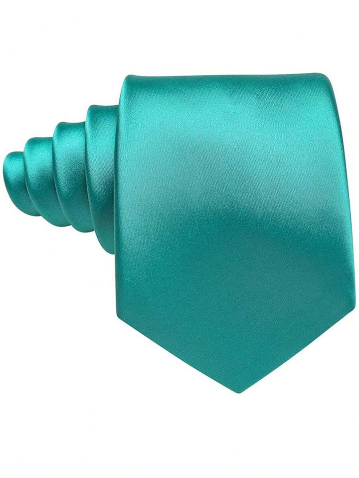 Detailopname van effen polyester stropdas, toont de fijne weving en hoogwaardige kwaliteit.