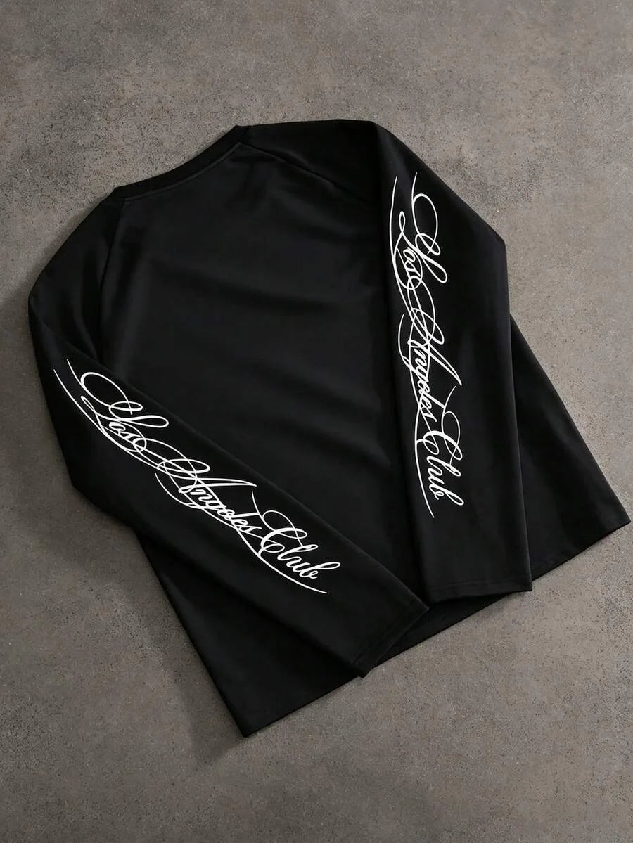 Comfortabele heren longsleeve met handgeschreven print. Perfecte streetwear voor lente en herfst.