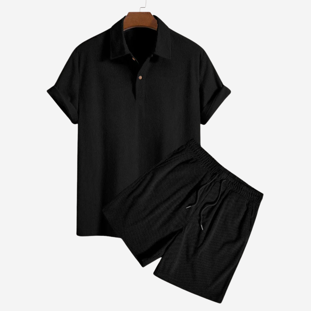 Modieuze heren zomerset: trendy shirt met korte mouwen en comfortabele korte broek, ideaal voor vrije tijd.