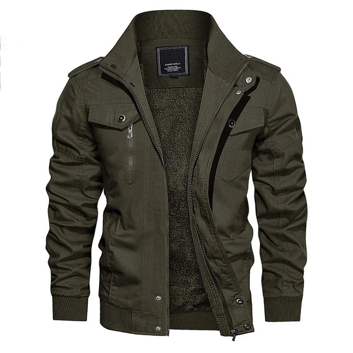 Groene militaire herenjas, bomberjack-stijl, perfect voor casual outdoor avonturen.