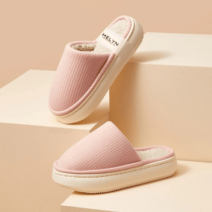 Dames cloud pantoffels, heerlijk zacht en pluizig, voor een wolkachtig comfort gevoel aan je voeten.