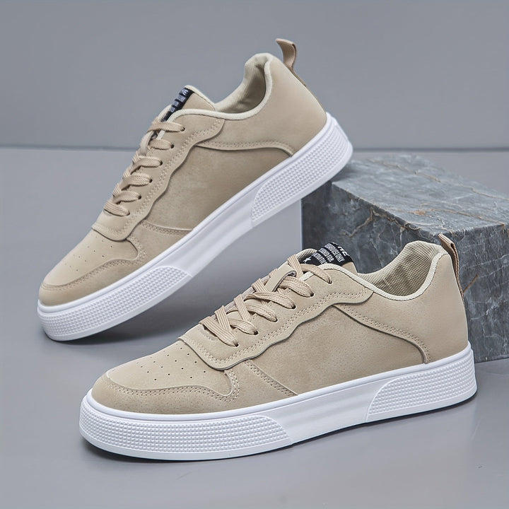 Trendy heren casual sportschoenen met comfortabele dikke zool, ideaal voor een relaxte en stijlvolle look.