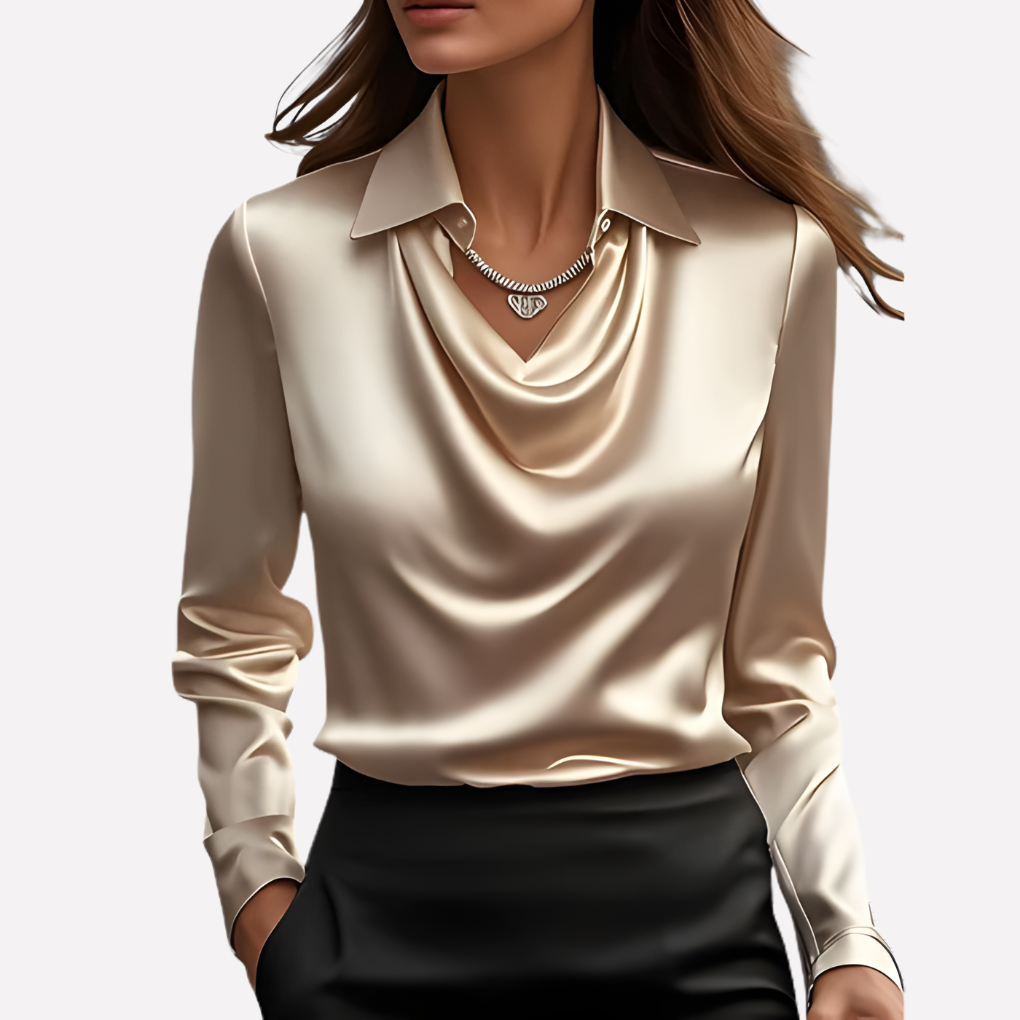 Zakelijke dames blouse met gedrapeerde kraag. Lange mouwen voor een professionele, elegante look.