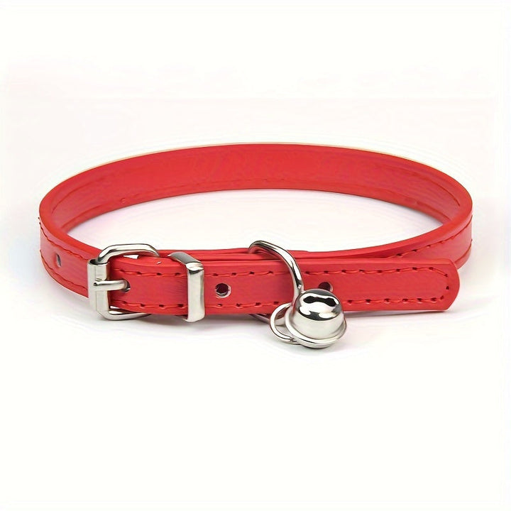 Comfortabele kattenhalsband van kunstleer, verstelbaar voor elke kat, met bel en veilige sluiting.