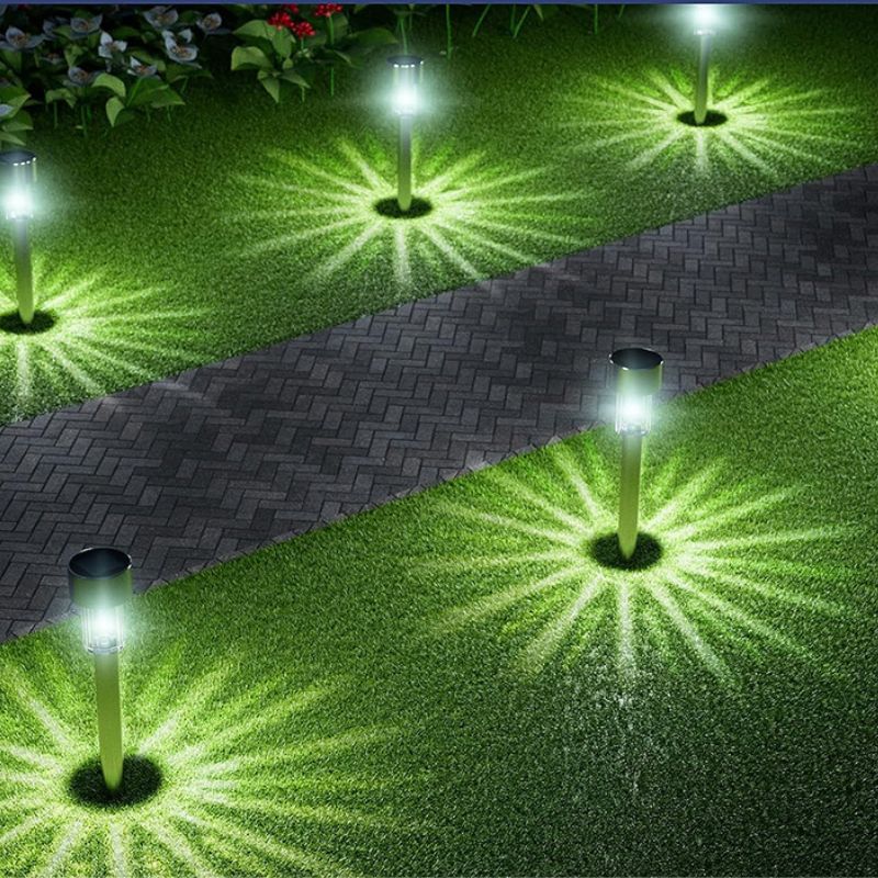 Makkelijk te installeren SolarAura tuinlampen met zonne-energie, waterdicht LED voor sfeervolle verlichting in elke tuin.