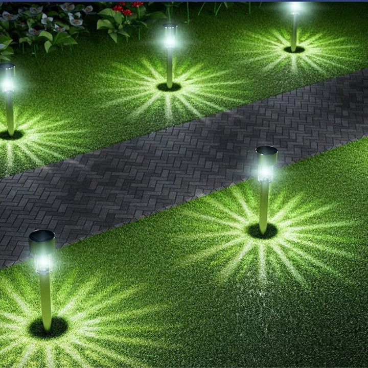 Makkelijk te installeren SolarAura tuinlampen met zonne-energie, waterdicht LED voor sfeervolle verlichting in elke tuin.