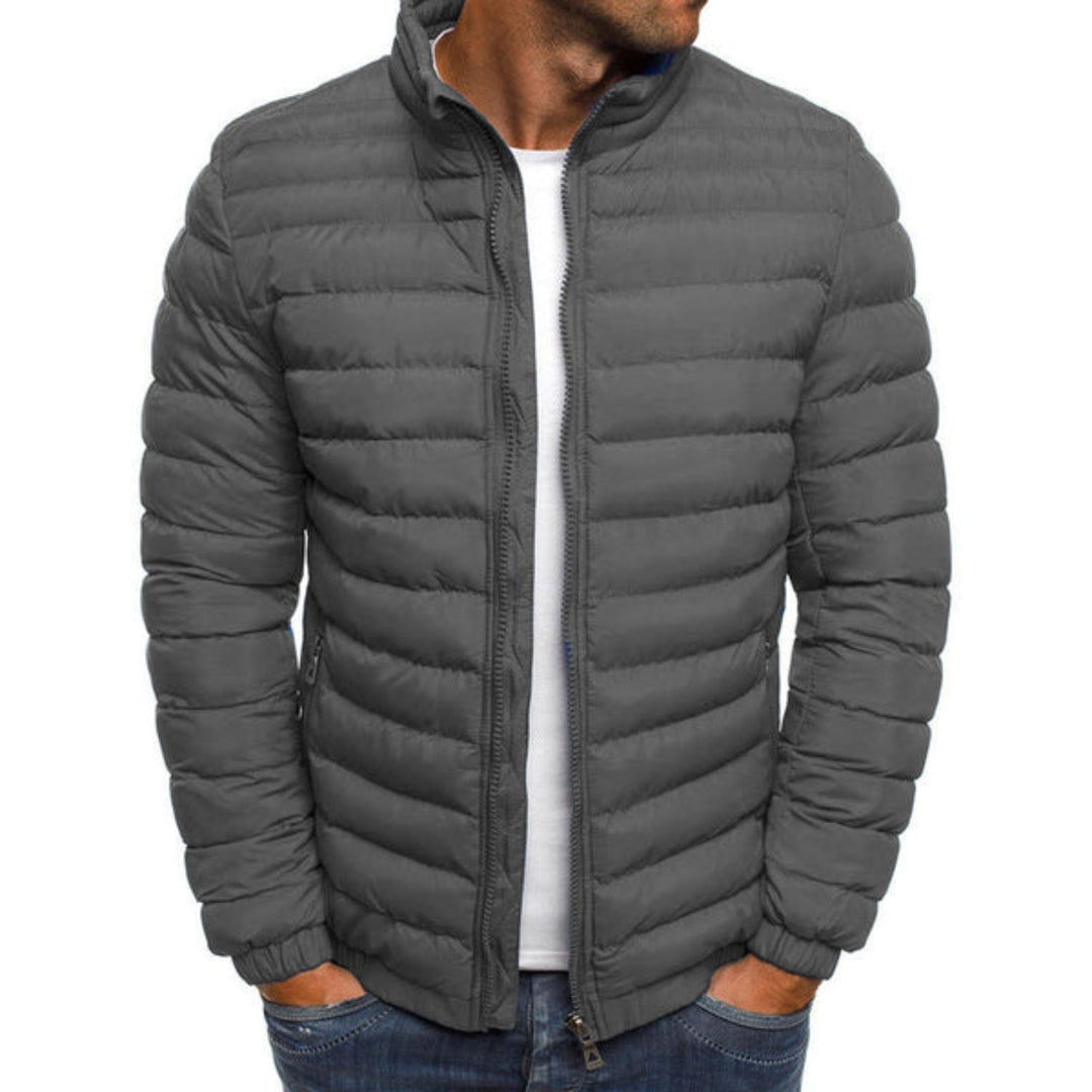Modern heren gewatteerd jack, waterbestendig, met capuchon, perfecte buitenkleding voor de winter.