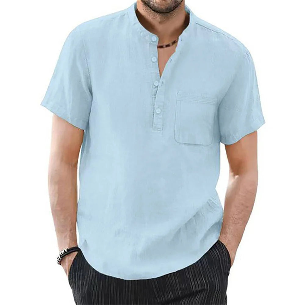Comfortabel heren t-shirt, luchtig en ademend, perfect voor warme zomerdagen. Effen casual stijl.