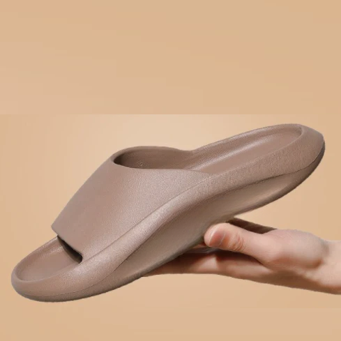 Heren comfortsandalen: fris, lichtgewicht en beschermend; ideaal voor zomerse wandelingen en thuis.