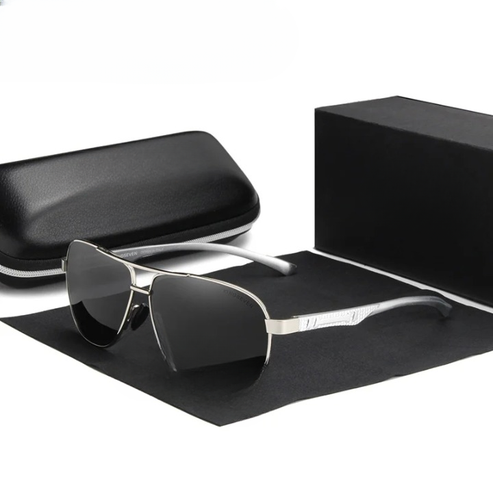 Heren zonnebril met UV400 oogbescherming en gepolariseerde lenzen, voor comfort en stijl in de zon.