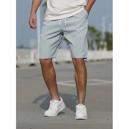 Stijlvolle heren short met hoge taille. Ademende stof, perfect voor zomerse dagen.