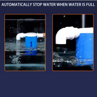 Eenvoudige installatie van automatische vlotterkraan voor stabiel waterpeil in zwembad of vijver.