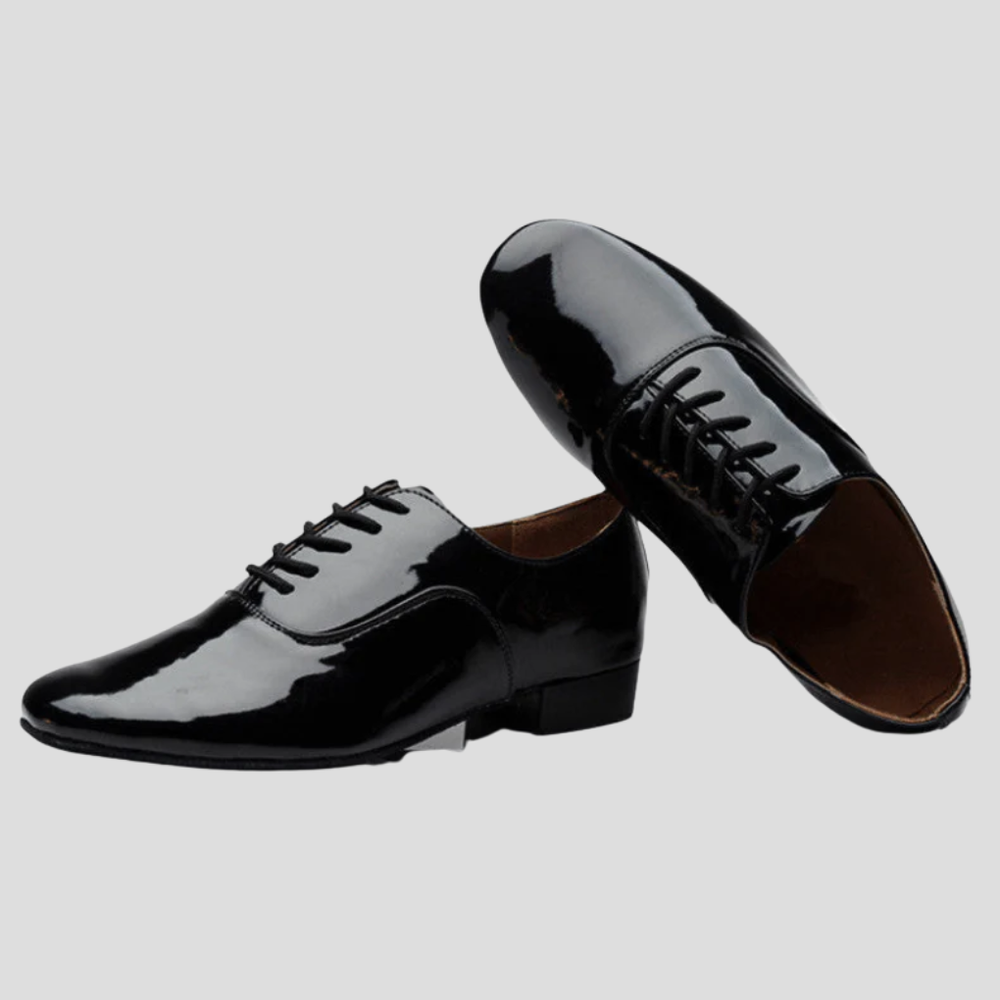 Comfortabele heren dansschoenen van suède, ideaal voor latin en balzaal danssport met verbeterde stabiliteit.