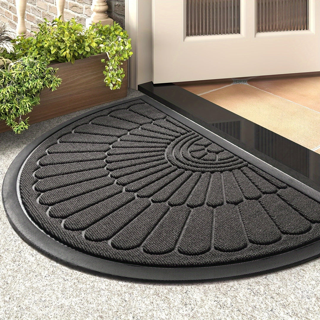 Weerbestendige halfronde rubberen entree mat, vuilvang & antislip, voor een schone buitenruimte.