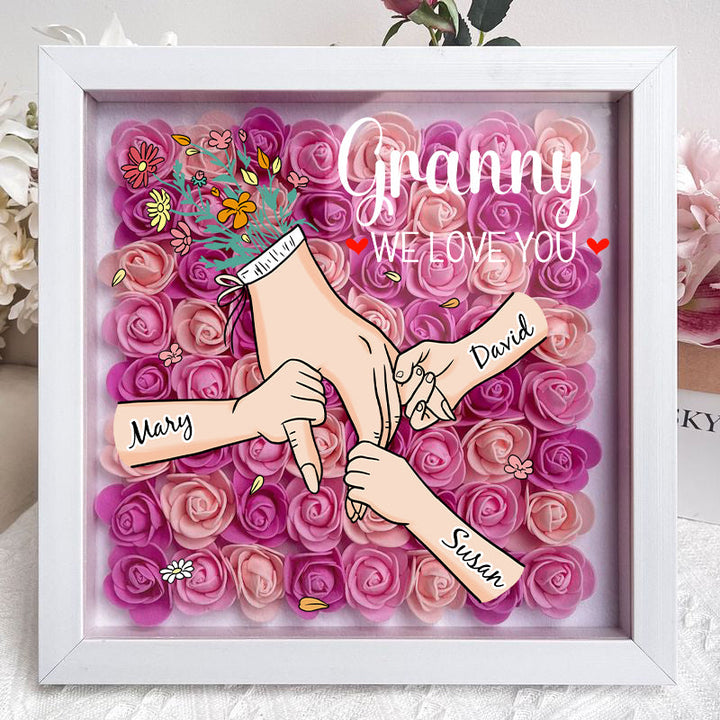Houten schaduwbox met acryl bloemen en namen; uniek gepersonaliseerd cadeau voor mama, elk interieur.