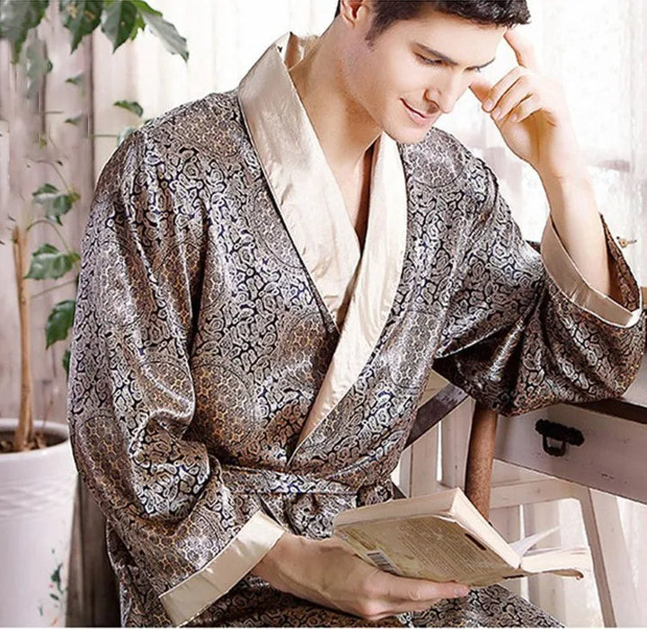 Comfortabele heren ochtendjas met stijlvol patroon; ideaal voor ontspanning en luxe loungewear.