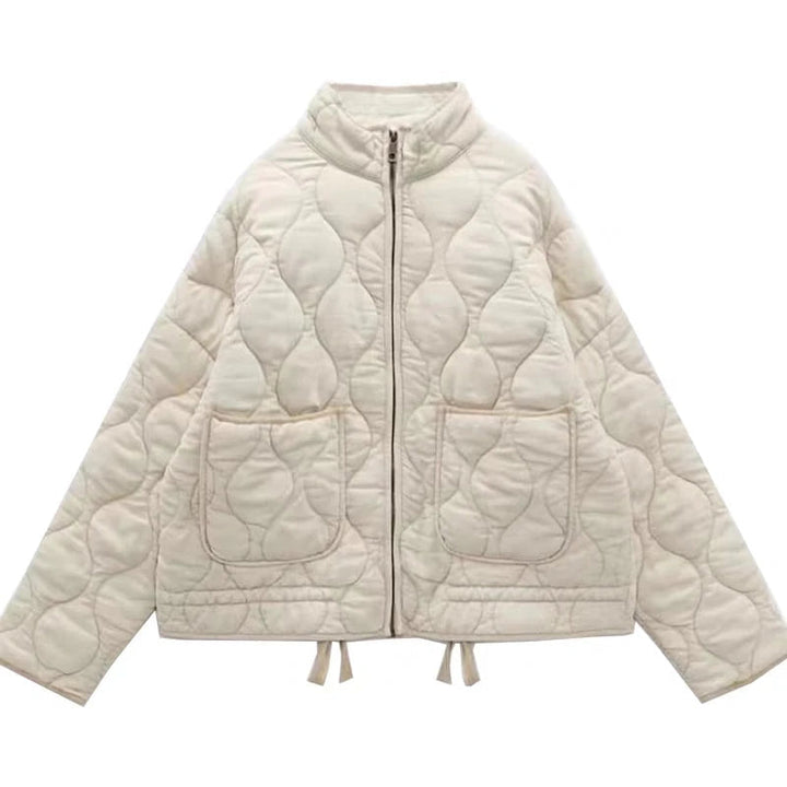 Dames winterjas in regular fit met elegant vintage design. Comfortabele en warme bovenkleding voor de winter.