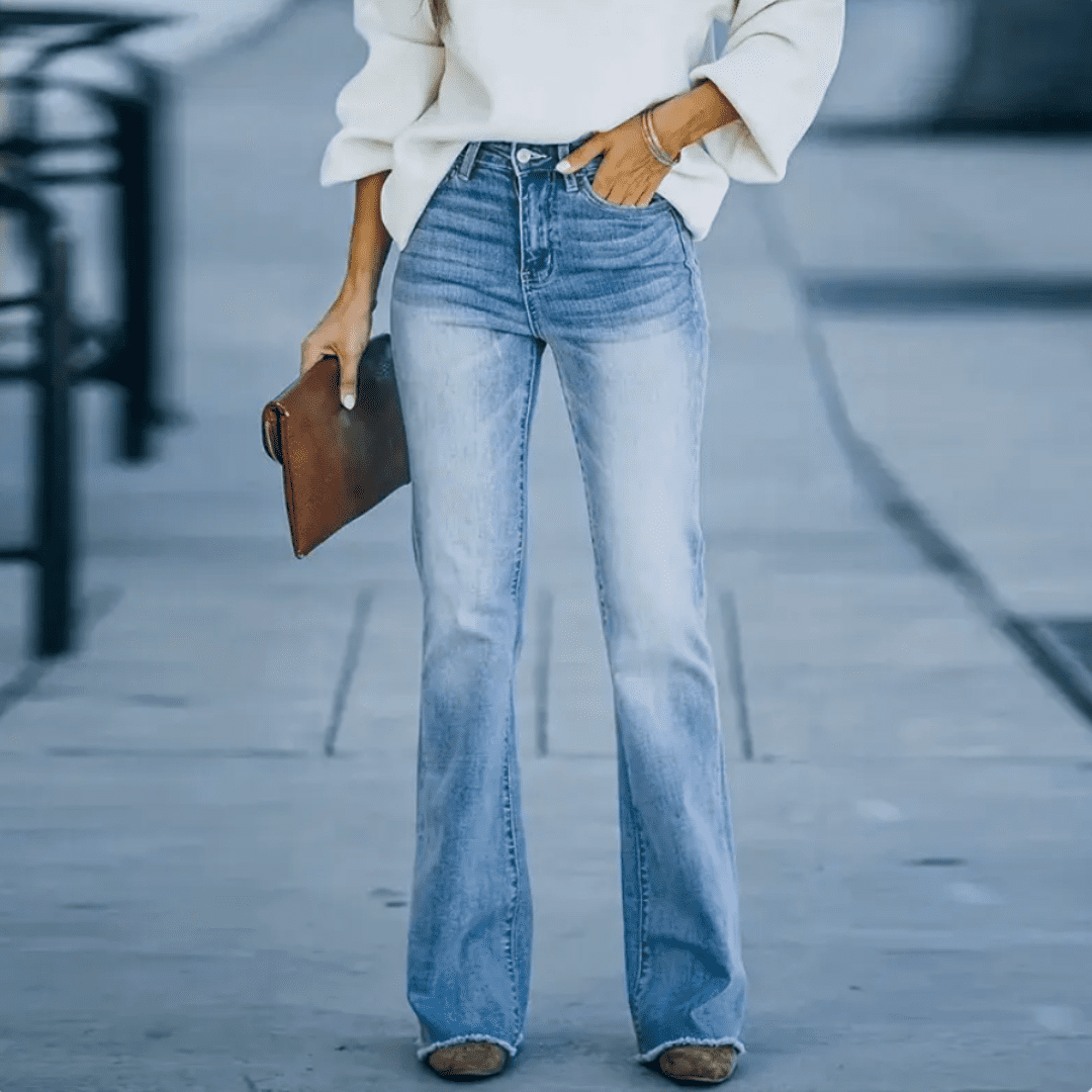 Lichtblauwe slim fit dames jeans met hoge taille van Hoymans. Trendy, comfortabele stretch skinny jeans voor moderne casual look.