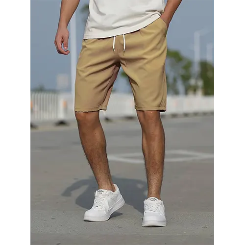 Comfortabele heren zomer short met hoge taille. Ademend materiaal, veelzijdig en casual.