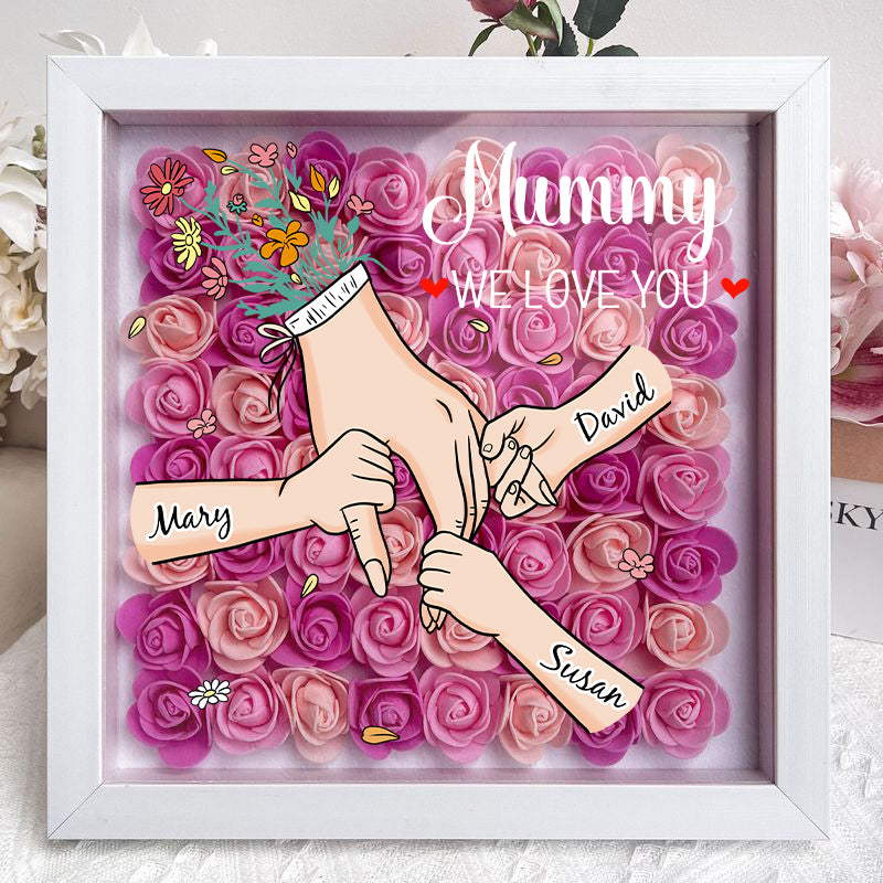 Tijdloos interieur decoratie: gepersonaliseerd bloemencadeau met familienamen voor mama, van hout en acryl.