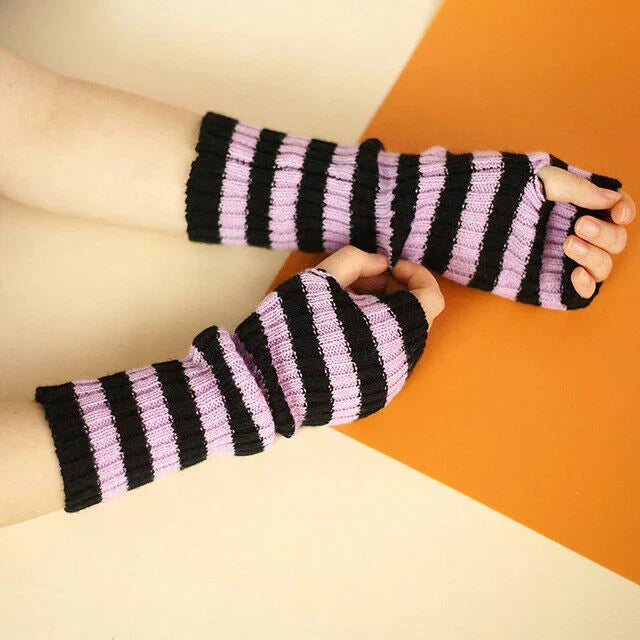 Lange vingerloze gebreide FlexiWarm handschoenen voor dames, warm en modieus, ideaal voor koude dagen.