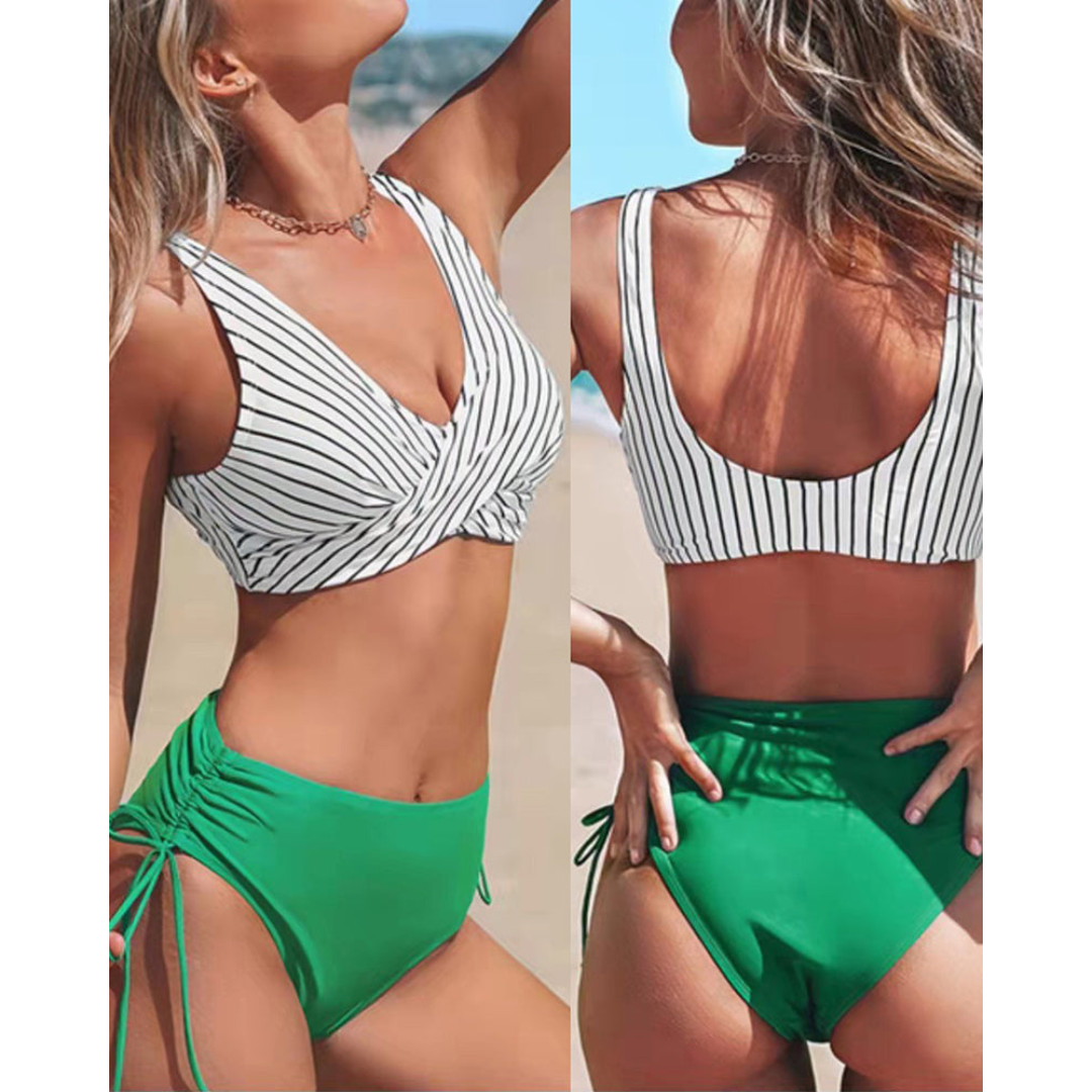 Multicolor bikini set voor dames, levendige kleuren voor een zomerse look aan het strand of zwembad.