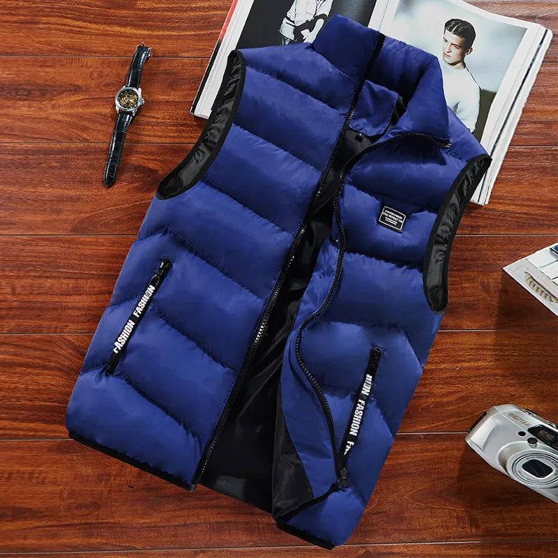 Veelzijdige heren bodywarmer, te dragen in elk seizoen. Praktische en warme herenmode.