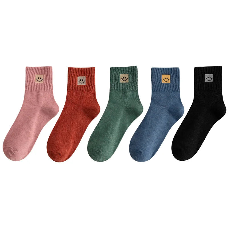 Modieuze dames sokken met smiley gezicht, comfortabel en perfect voor casual outfits.