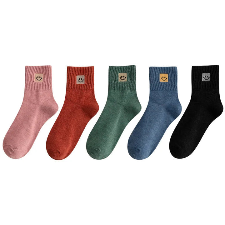 Modieuze dames sokken met smiley gezicht, comfortabel en perfect voor casual outfits.