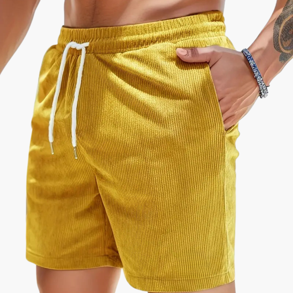Stijlvolle casual heren shorts, een veelzijdige korte broek voor zomermode en vakantie. Lichte stof.