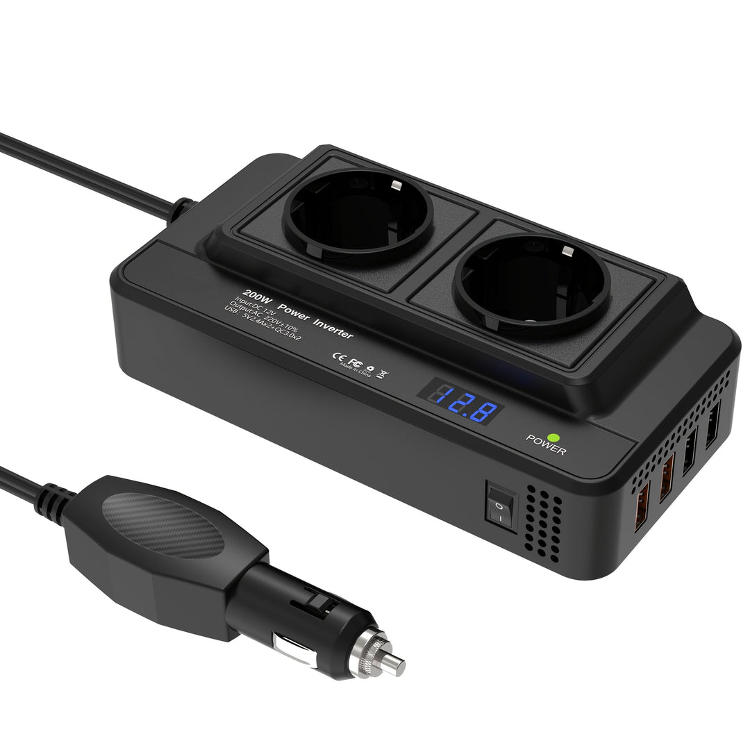 Compacte 200W auto omvormer aangesloten, voorziet laptop en telefoons van stroom via 12V-naar-220V.