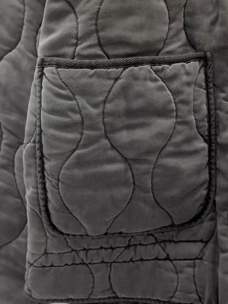 Warme en comfortabele dames winterjas van hoge kwaliteit. Stijlvol vintage design, perfect voor koude dagen.