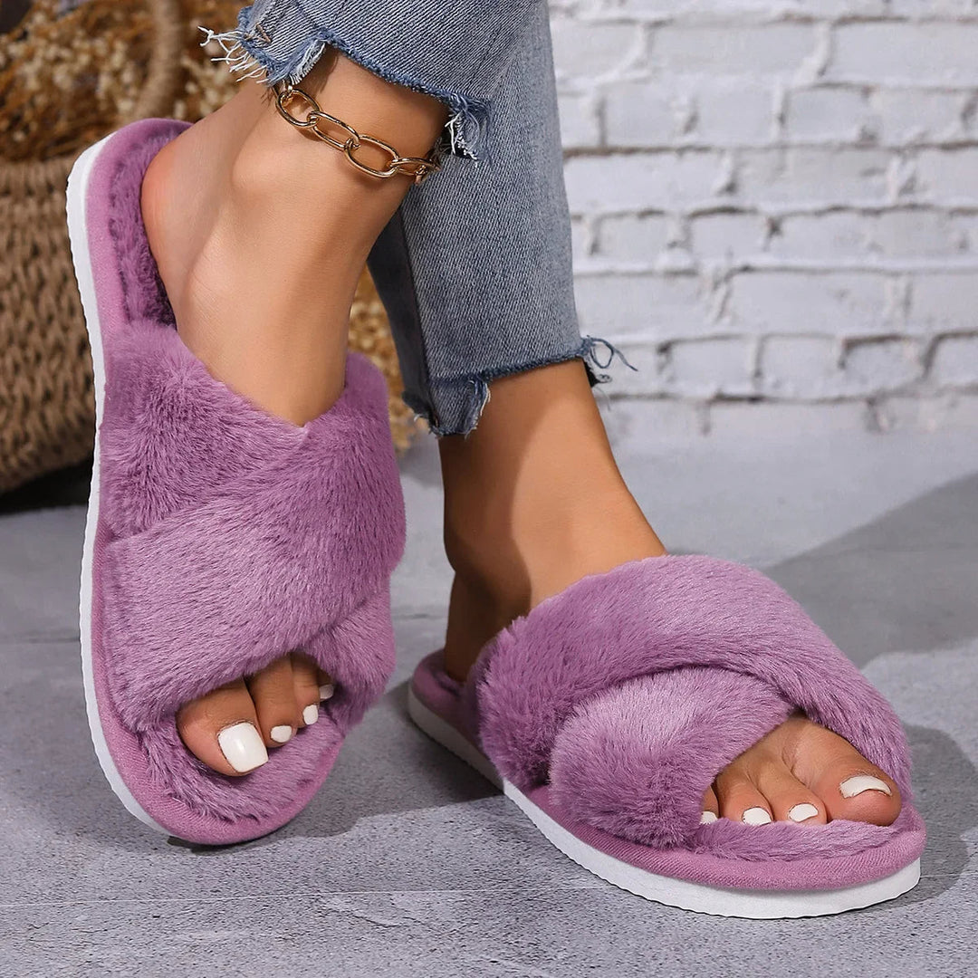 Antislip fluffy pantoffels, veilige en warme vrouwen schoenen voor thuis.