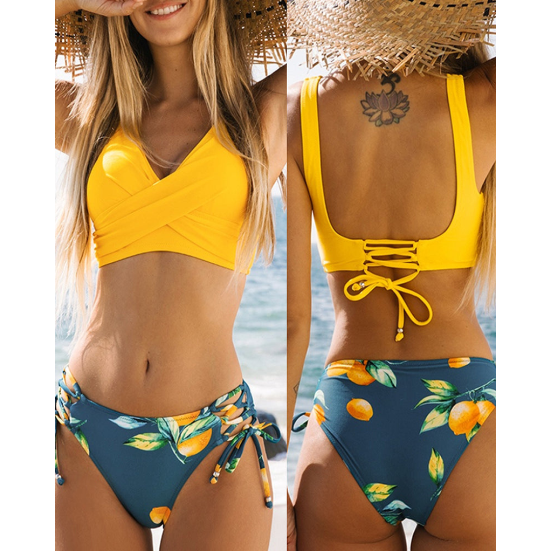 Modieuze damesbikini set, veelzijdige badmode voor ontspannen dagen aan zee of bij het zwembad.
