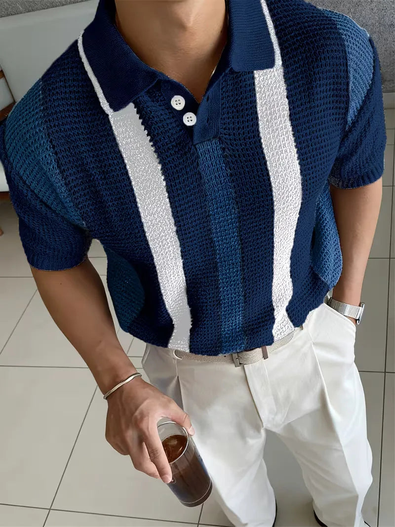 Heren gebreide polo V-hals, korte mouwen, smart casual look.