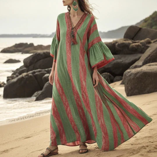 Dames maxi-jurk met strepen, perfect voor de zomer, strand of een casual dagje uit.