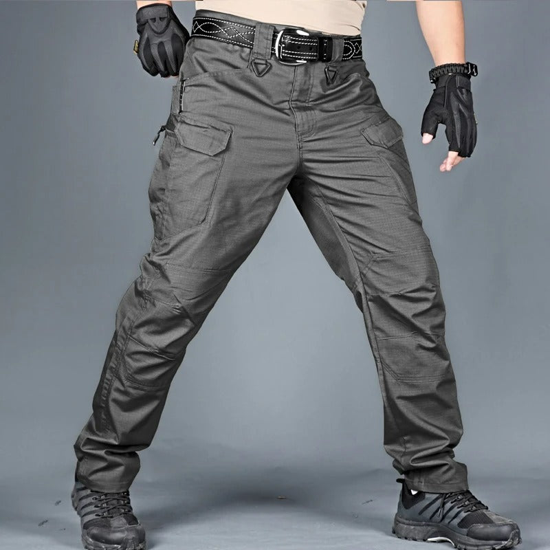 Duurzame, waterdichte heren outdoorbroek David, perfect voor avontuurlijk gebruik en dagelijks comfort.