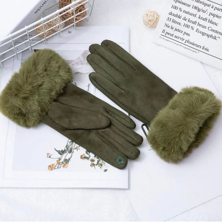 VelvetGlam suède handschoenen dames, met warm imitatiebont, perfect voor koude dagen.