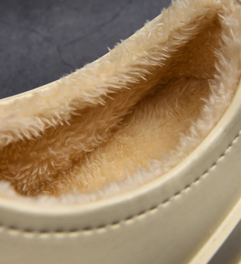 Comfortabele herenschoenen: waterdichte trail pantoffels voor zowel binnen als buiten.