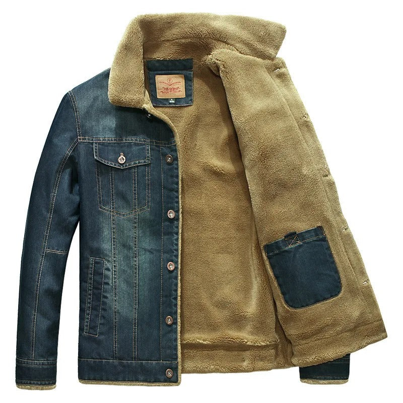 Donkerblauwe heren denim jas, gevoerd voor optimale warmte. De perfecte casual herenjas voor de winter.