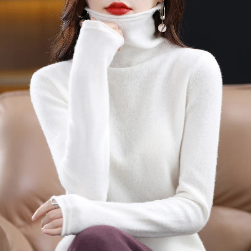 Modieuze kasjmier dames trui met lange mouwen, biedt comfort en warmte als winterkleding.
