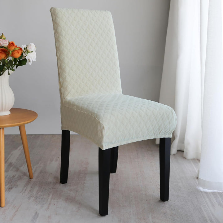 Rekbare beschermhoezen voor uw eetkamerstoelen, lange levensduur gegarandeerd.